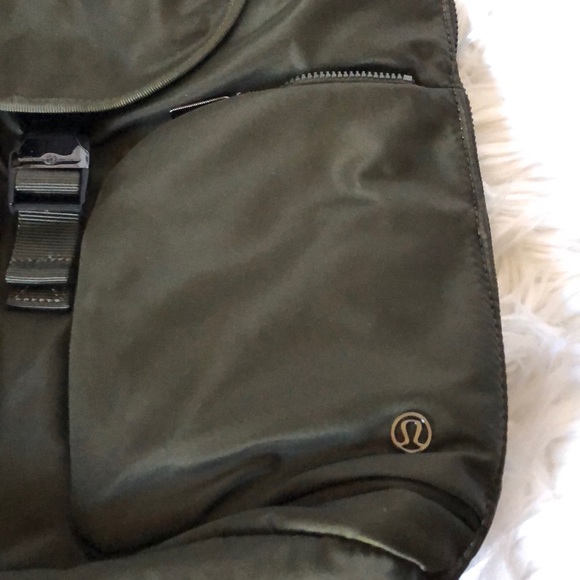 Lululemon Carry Onward Rucksack Dark Olive - Picture 4 of 8